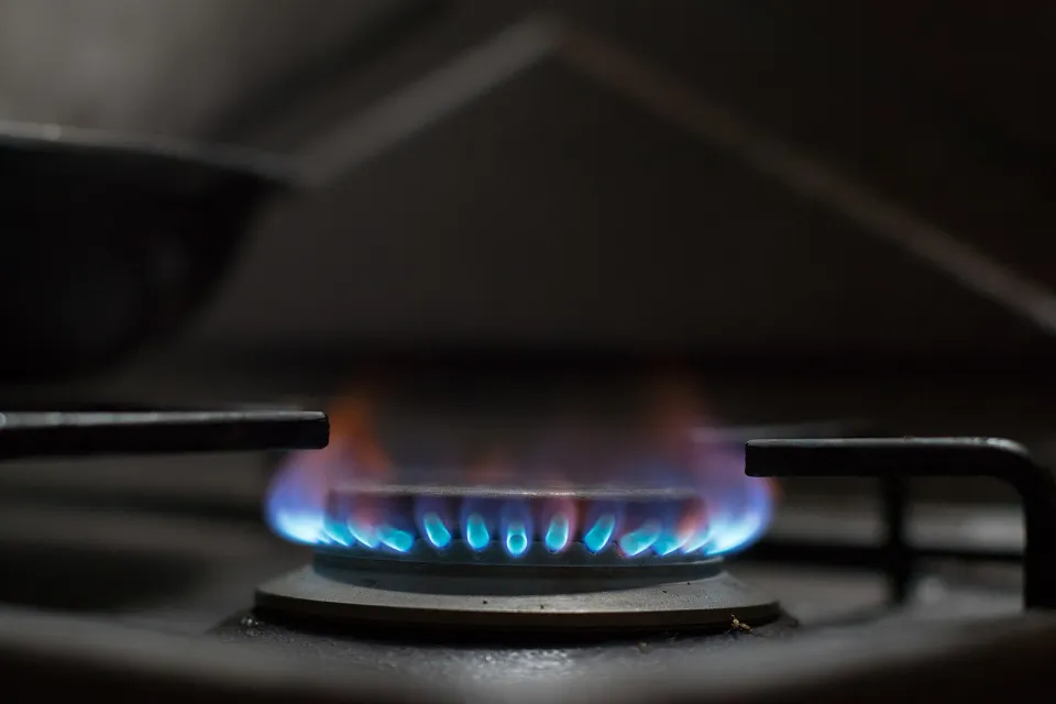 Natural gas stove with blue flame